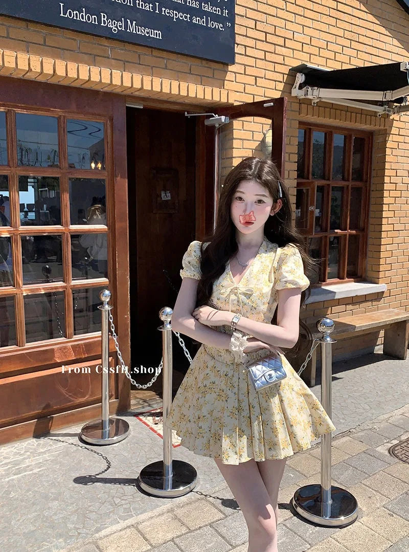 Summer Yellow Floral Print Short Dresses Women Vintage Puff Sleeve V Neck Sexy Elegant A Line Pleated Dress Party Beach Vestidos